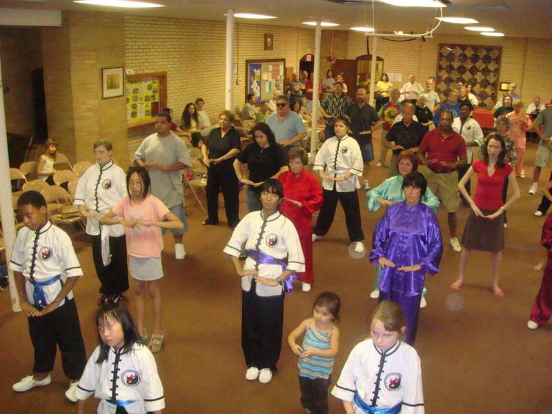 Image: /media/?path=/sports/Kung Fu/2007-10-06 Malee's School's 13 Anniversary/20071006-155122-0.jpg